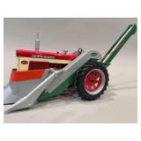 Farmall 560 - NF- Ertl - with New Idea Corn Picker - 17”x10”
