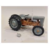 Ferguson FE35 - Universal Hobbies - 1/16 - hitch control damaged