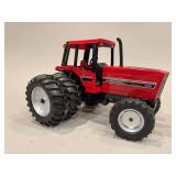 International Harvester 5288 Special Edition May 1984 - ERTL - 11”L x 7.5”H