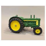 John Deere 820 Diesel - ERTL - SN 5705-9214 - 9”L x 5”H