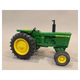 John Deere 4520 Diesel - ERTL - 10”L x 7”H