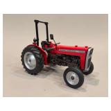 Massey Ferguson 230 1/16th - Universal Hobbies