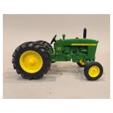 John Deere 1010 Special - ERTL - SN F2712CX00 - 8”L x 5”H