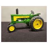 John Deere 530 ERTL - 9'L x 5'H