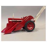 International Harvester 656 - NF - with Corn Picker 17”x10”