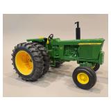 John Deere 4620 Diesel with Duals - ERTL - 10”L x 7”H