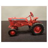 International CUB ERTL - 6'L x 4'H