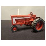 Farmall 806 Diecast ERTL - 10'L x 6'H