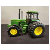 John Deere 4450 with Duals - 11'L x 7'H
