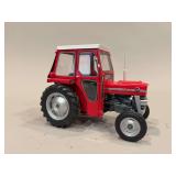 Massey Ferguson 135 - Universal Hobbies - 1/16