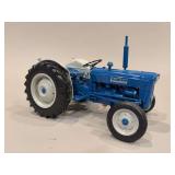 Ford Super Dexta 2000 Diesel - 1/16th - Universal Hobbies