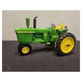John Deere 4020 Diesel NF ERTL - 10'L x 6'H