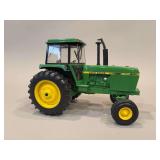 John Deere 4640 Dealer Edition - ERTL - 11”L x 8”H
