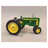 John Deere 420 - ERTL - 8”L x 5”H