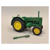 John Deere Model-D - 3rd Annual Land of Lincoln Farm Toy Show - Sept. 2&3, 1989 - damaged - 8”L x 5.5”H