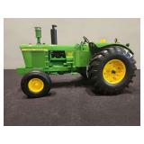 John Deere 5020 Diesel ERTL - 11'L x 6'H