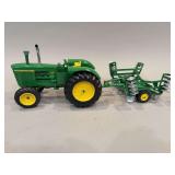 John Deere 5020 - Ertl - with Disc - 19”x8”
