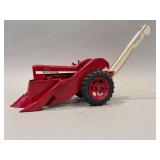 International Harvester 544 - NF - with Corn Picker