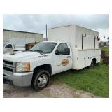 2010 chevy 3500 box truck