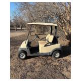 CLUB CAR GOLF CART / GREAT CONDITION.
