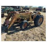 INTERNATIONAL HARVESTER 424 TRACTOR W/LOADER