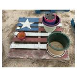 GARDEN LOT, POTS AND FLAG PALLET