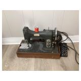 VINTAGE WHITE ROTARY SEWING MACHINE