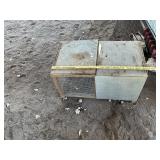 RABBIT PEN W/ LIGHT   32" X 18" X 17.5"