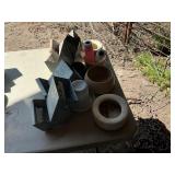 (4) RABBIT WATERERS (4) RABBIT FEEDERS