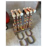CROKET GAME & 4 HORSESHOES