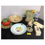 Kitchen ware & Wall deco - see pic