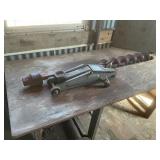 3000 LB. JACK & 4ï¿½ AUGER