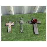 (3) CROSSES WALL MOUNT