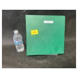 524 FOOTBALL SPORTS CARDS IN BINDER