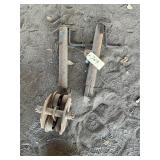 2 TRAILER JACKS AND  OVERHEAD CRANE BLOCK