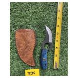 SMALL SKINNING KNIFE WITH FINGER HOLE