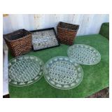 PARTY TRAYS AND BASKETS