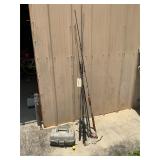 (6) RODS / TACKLEBOX