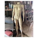 MANNEQUIN