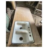 STAINLESS STEEL SINK WITH KITCHEN COUNTERTOPS