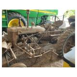 ANTIQUE FARMALL TRACTOR