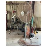 SHOP FAN AND TWO CREEPERS