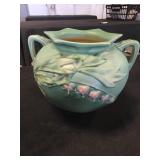 Roseville green bleeding heart planter vase
