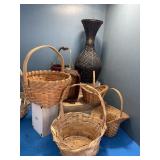 6 wicker baskets various sizes & tall wicker vase