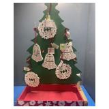 6 Christmas ornaments and tree ornaments