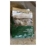 Diamond dog food, 40 pound bag