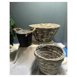 2 plant container, 1 plant cover