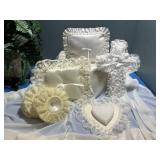 4 Wedding or funeral pillows, 6 cream, colored