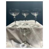 4 champagne glasses
