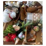 deco and wooden bowls